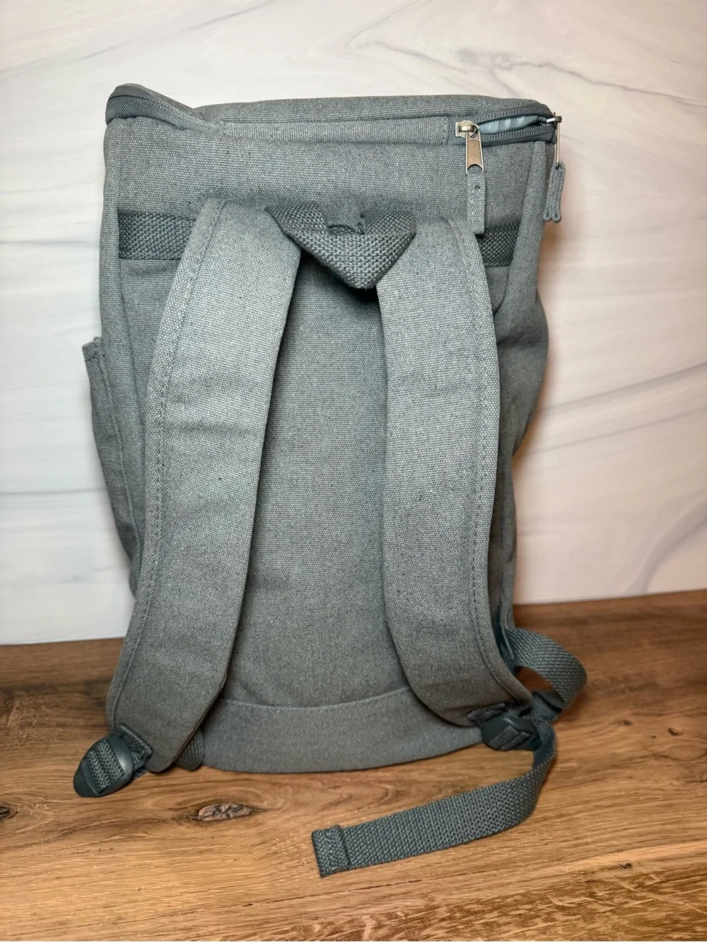 Disney Parks Star Wars Galaxy's Edge Droid Depot Astromech Carrier Backpack
